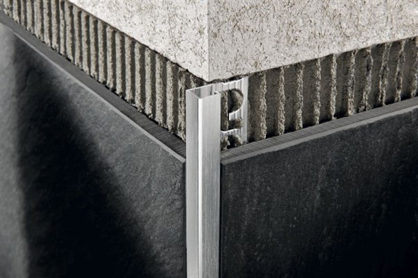 PROFIL PJQBS/12,5 QUADRO BRILLANTATO SPAZ. 2,7 M-do odprodaje