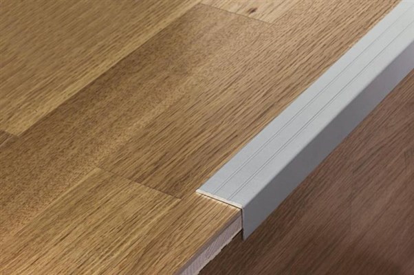 POKRIVNI STOPNIŠČNI PROFIL ELOKS. ALU 2,7 M