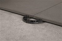 Polaganje ploščic na terasi z distančniki